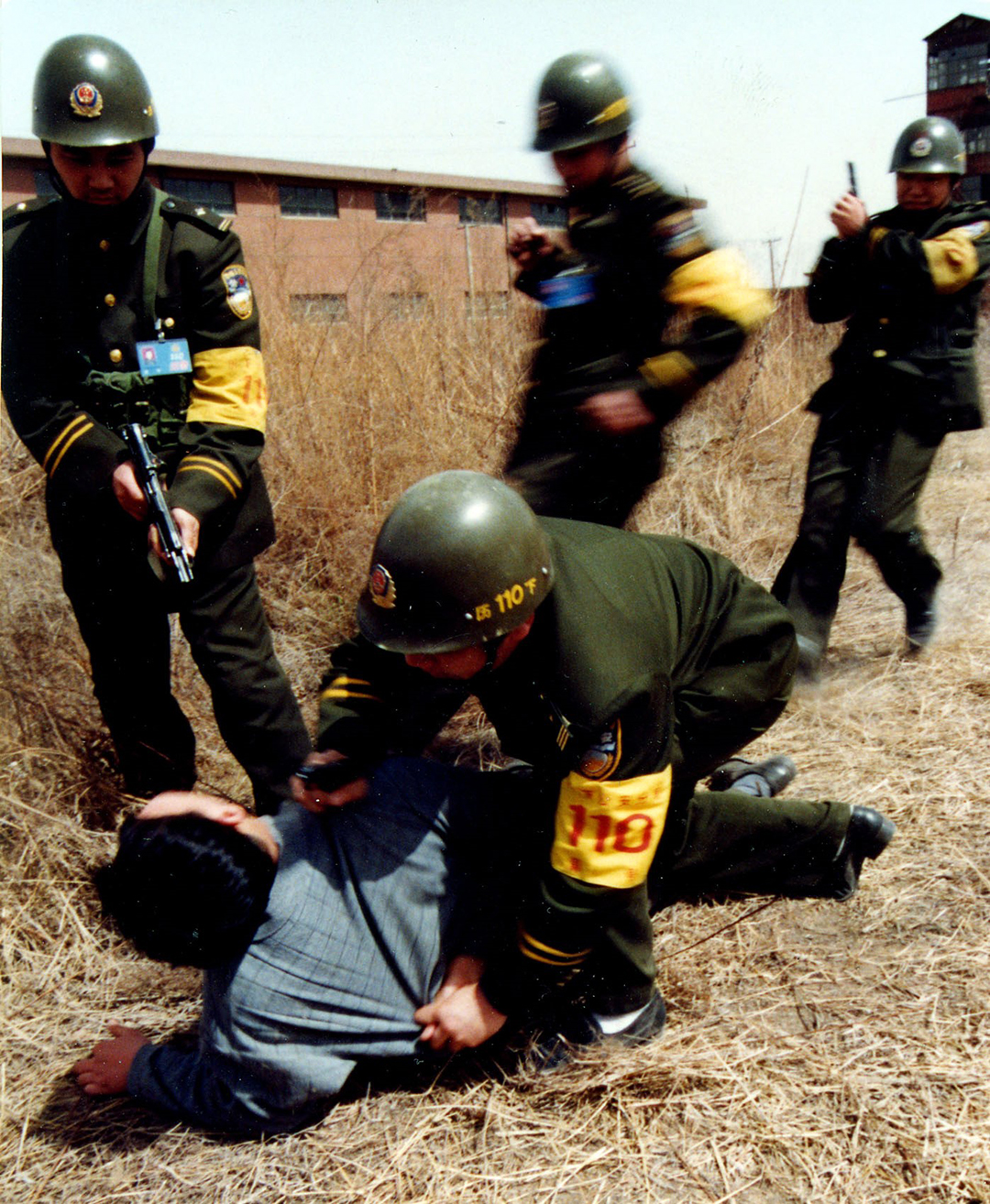 抓获犯罪嫌疑人.jpg