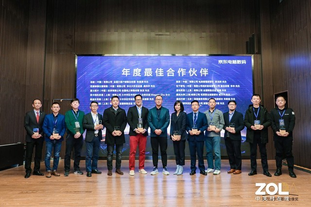 京东摄影金像奖落幕 佳能尼康等品牌荣获京东最佳合作伙伴奖 