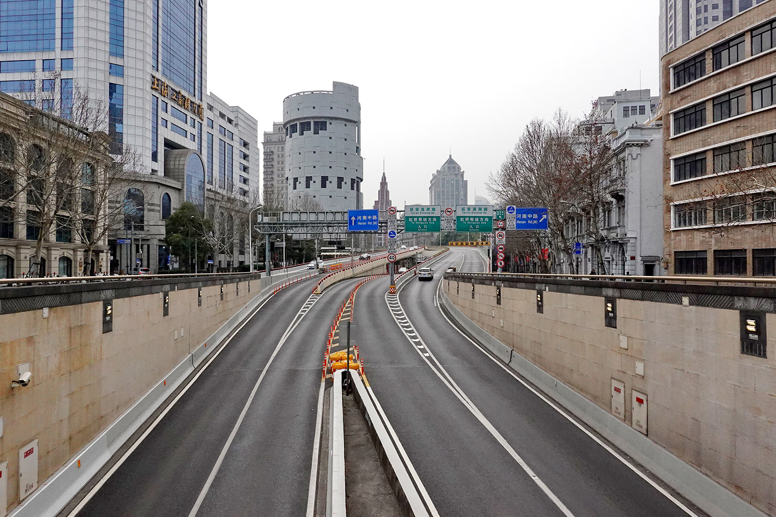 2022年3月14日，外滩延安路隧道。王定森 图
