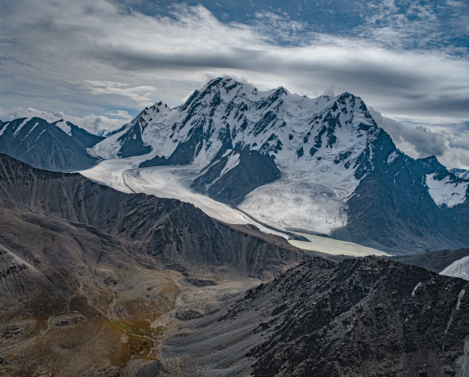 新疆水库-天山.jpg