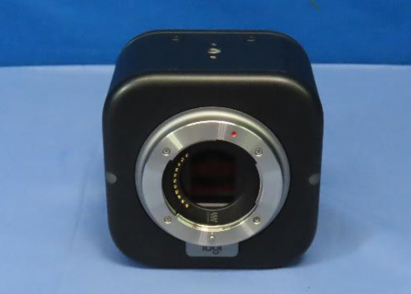 罗技 Mevo Core 相机正面