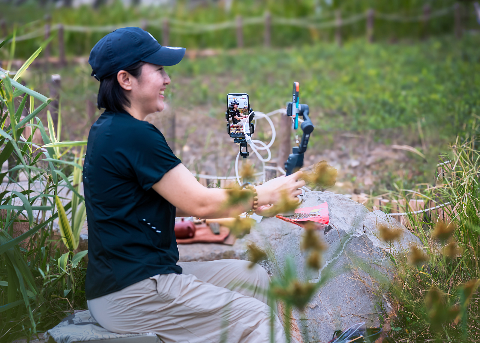 《泉畔直播》 臧凤琴 2025.09拍摄于济南白泉.jpg