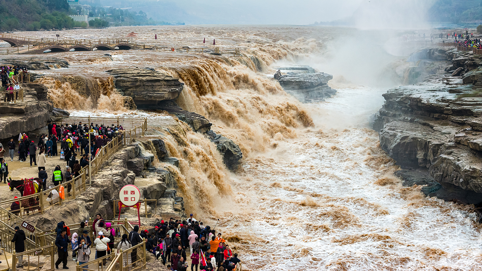 壶口飞瀑 25.10航拍壶口瀑布.jpg