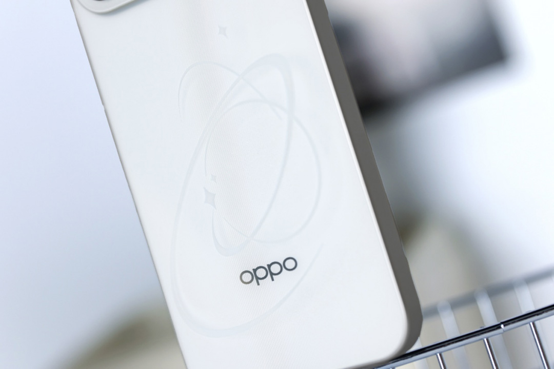 OPPO Reno16系列今日震撼发布:首创3D悬浮星球工艺,全系标配潜望长焦