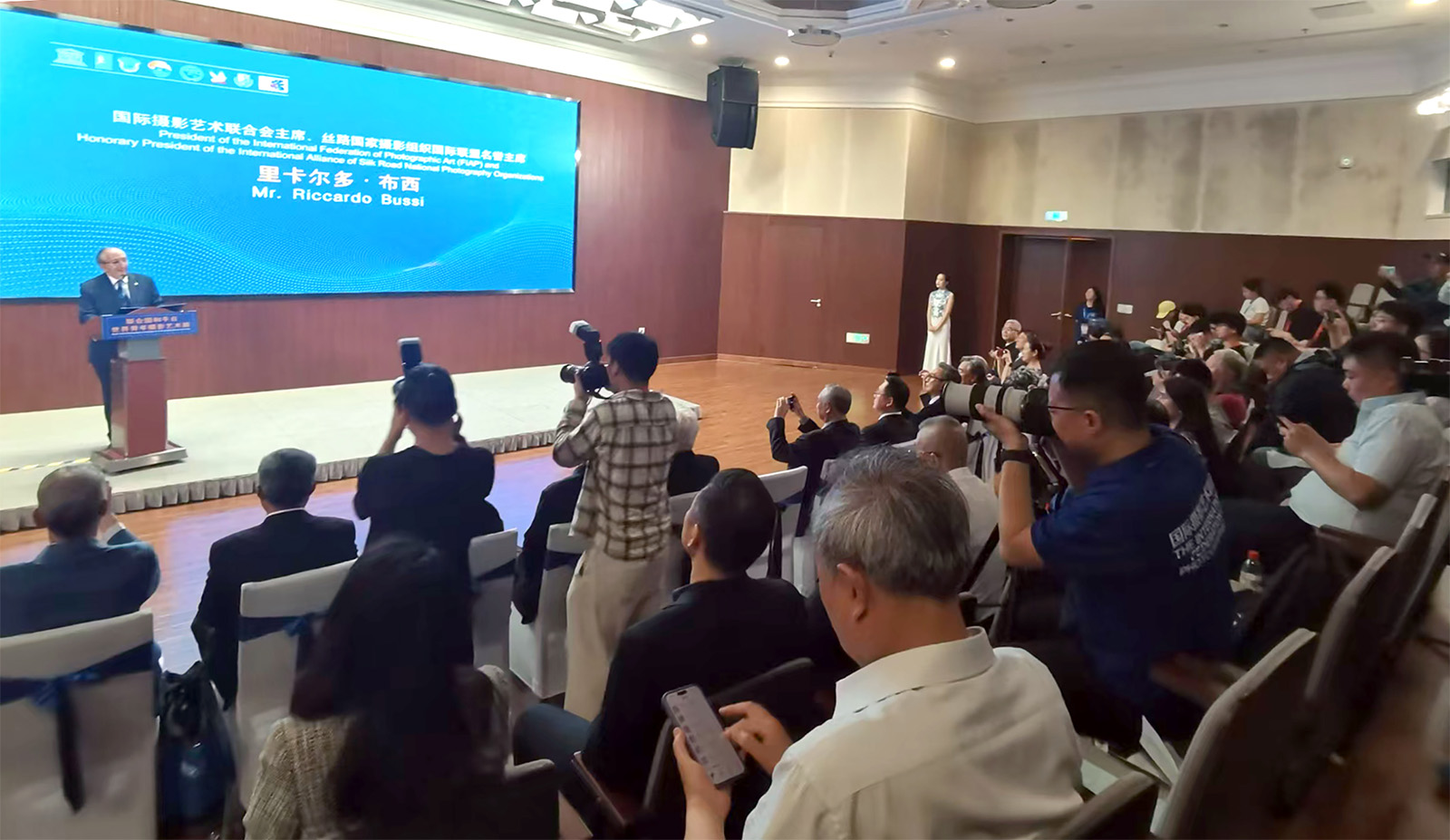 欢迎世界各国的青年摄影师和在校大学生踊跃参加6.9-7.jpg 欢迎世界各国的青年摄影师和在校大学生踊跃参加6.9-7.jpg