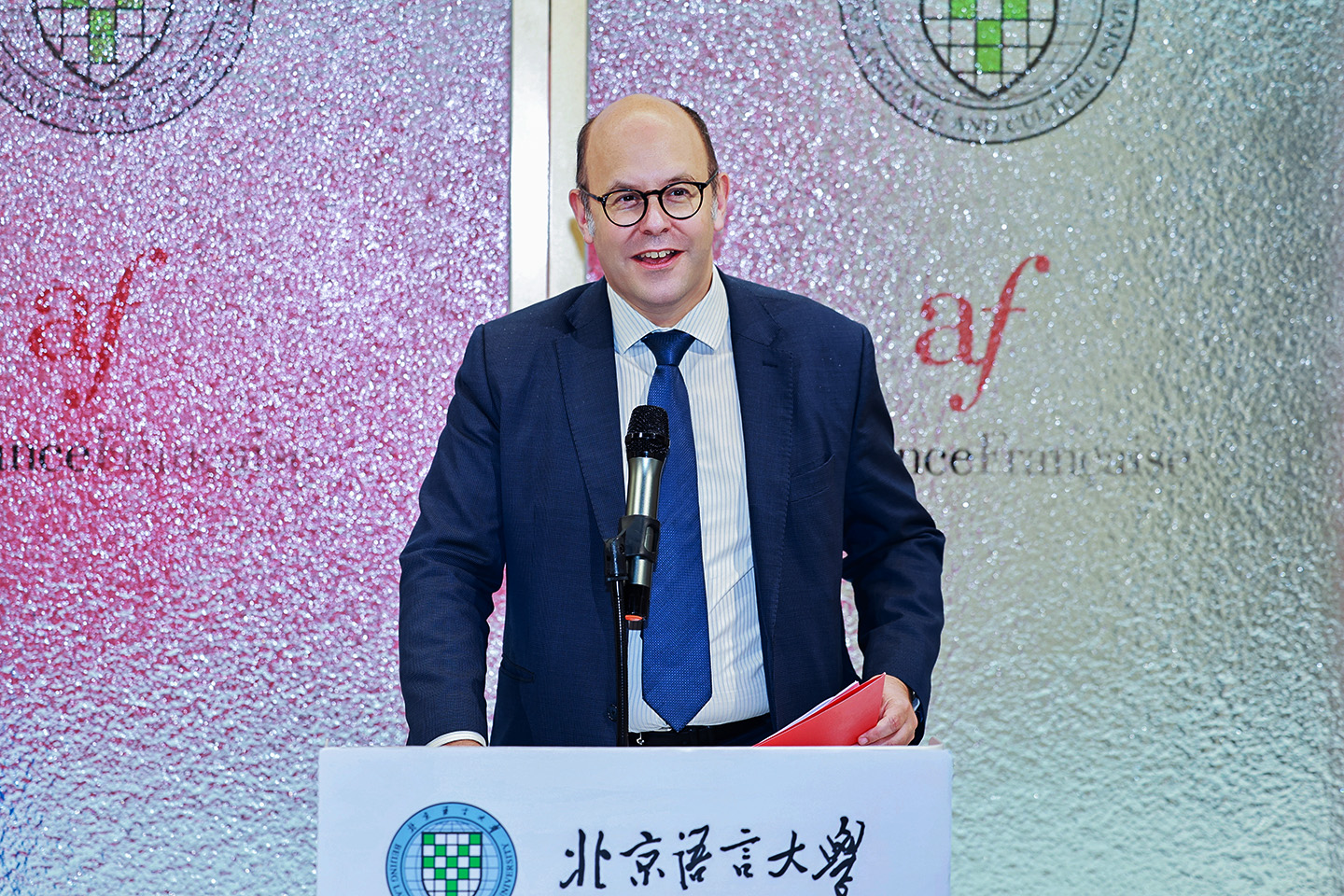 中法欧文化风情摄影展开幕仪式成功举办