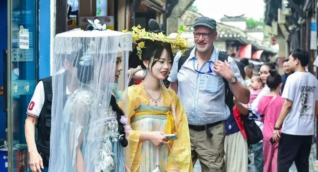世界摄影日：安徽摄影季隆重启幕，各国摄影师聚焦合肥_东方摄影