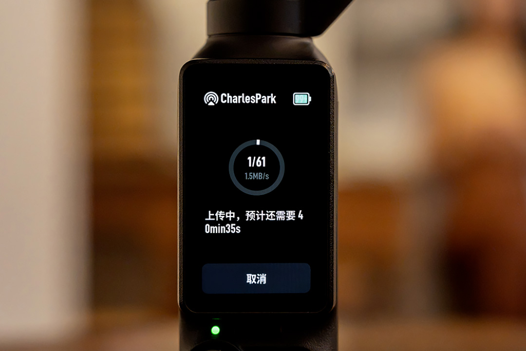 东方摄影|大疆 Osmo Pocket 4 与 4P 口袋云台相机 固件升级画面